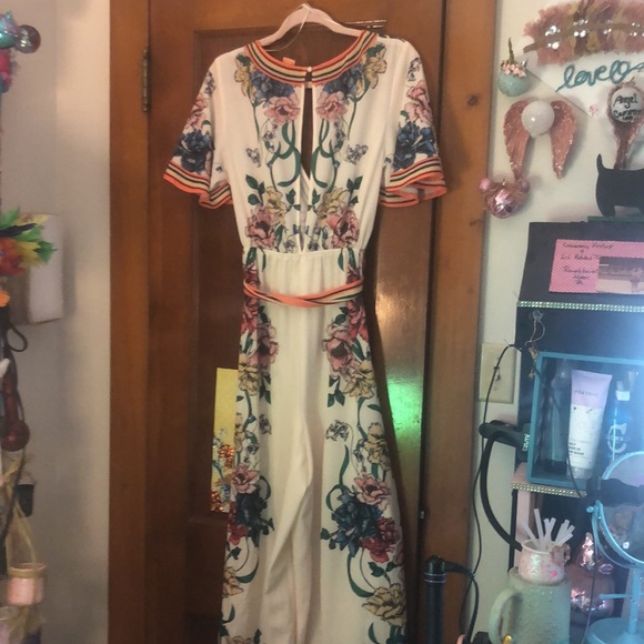 One piece wide leg open back jumpsuit - Picture 2 of 2